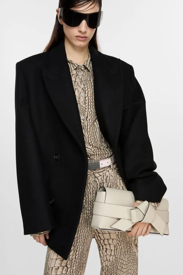 Acne Studios Musubi Shoulder Bag Whiteblack Woman Bags