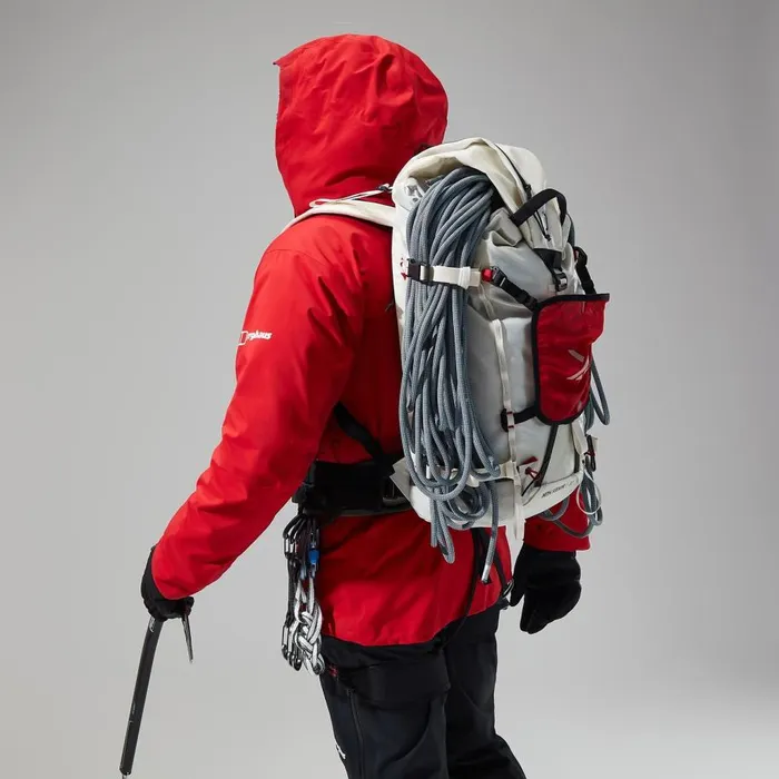 Berghaus Waterproof MTN Seeker GTX Jacket 8211 Red 8211 Men