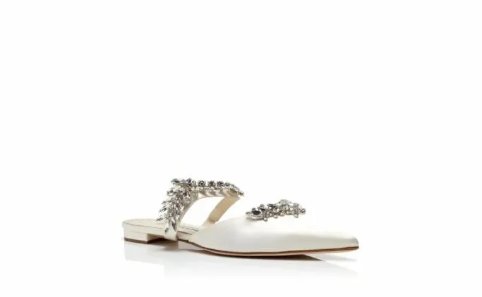 Flats Women Manolo Blahnik LURUMFLATLight Cream Satin Crystal Embellished Flat Mules Flats Women Manolo Blahnik LURUMFLATLight Cream Satin Crystal Embellished Flat Mules