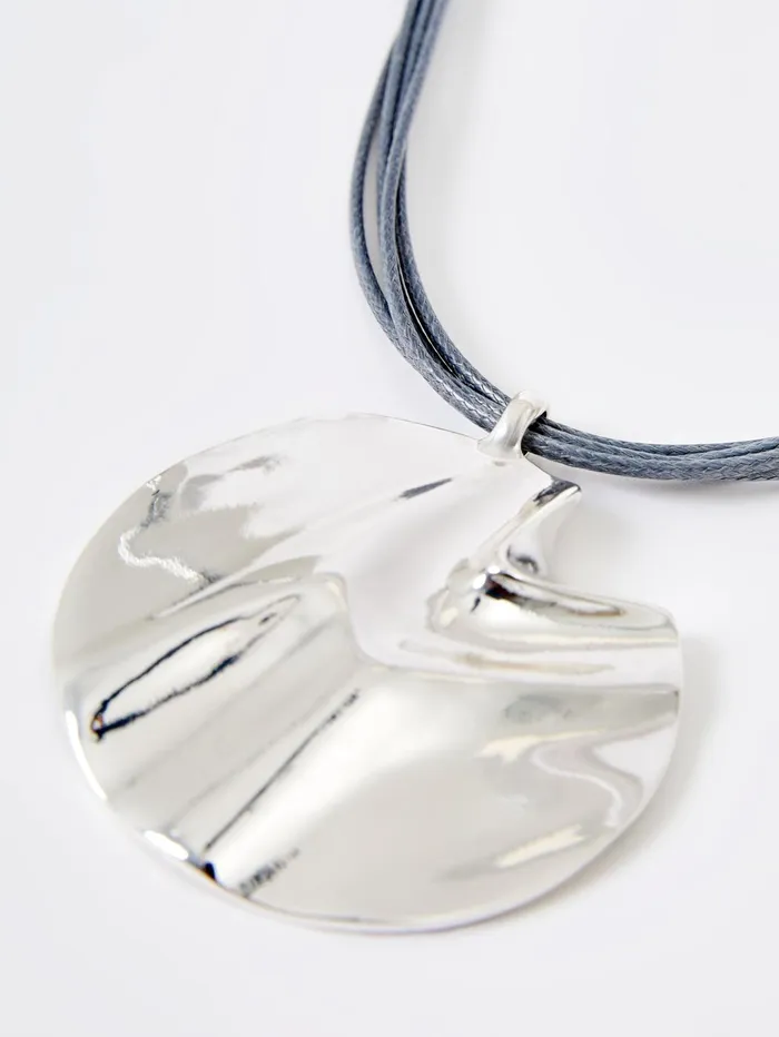 French Connection Rope Hammered Disc Pendant Necklace Silver Woman Jewellery