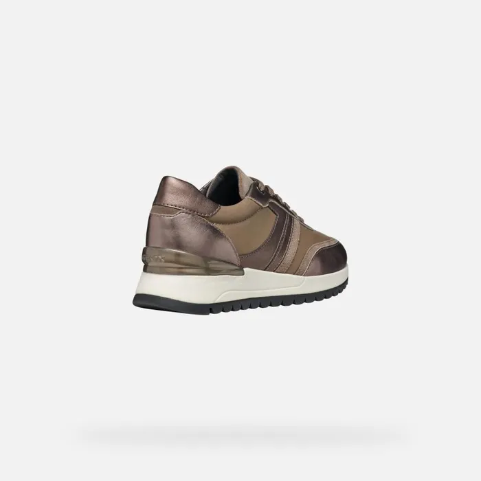 Geox Sneakers DESYA WOMAN Taupe Low Top Sneakers Taupe 8211 Woman