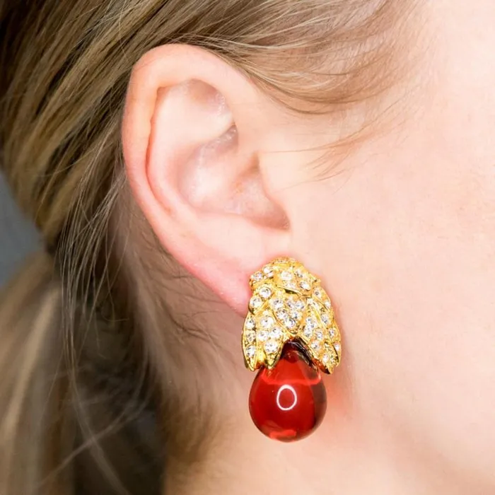 Kenneth Jay Lane Dark Color Gem Earrings Women Gold Rhinestone And Ruby Clip Earrings Kenneth Jay Lane Dark Color Gem Earrings Women Gold Rhinestone And Ruby Clip Earrings