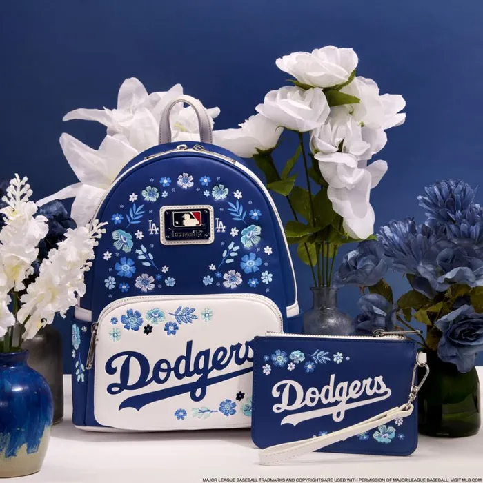 MLB Los Angeles Dodgers Floral Card Holder Wristlet Clutch Unisex Loungefly Bags and Wallets MLB Los Angeles Dodgers Floral Card Holder Wristlet Clutch Unisex Loungefly Bags and Wallets