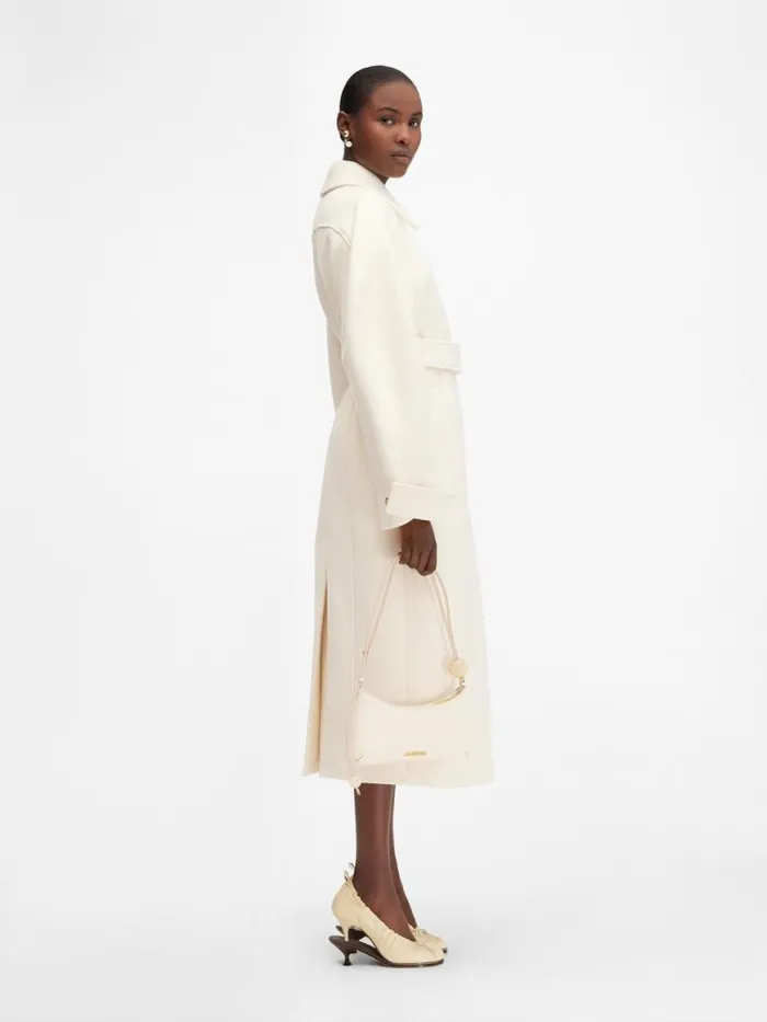 The Bari Coat Offwhite Women JACQUEMUS Coats and Jackets The Bari Coat Offwhite Women JACQUEMUS Coats and Jackets