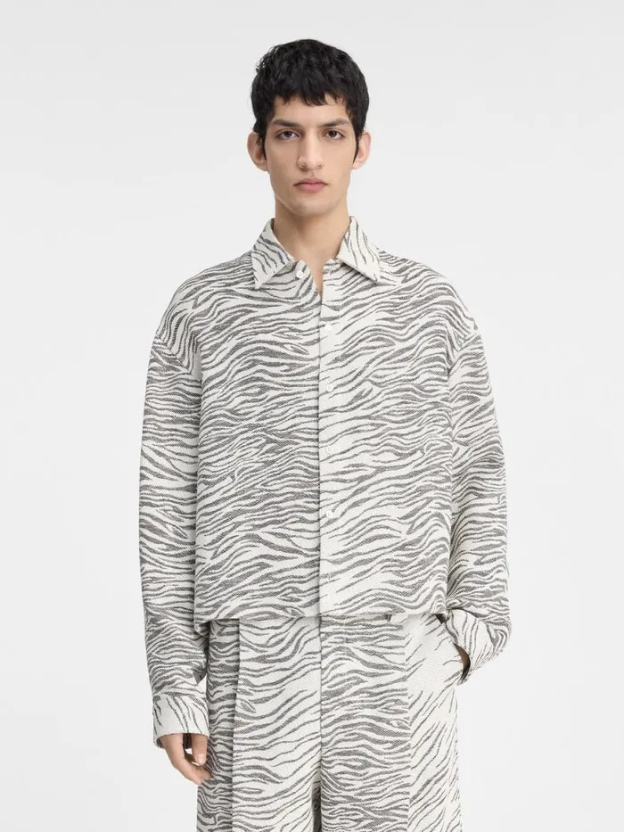 The Corto Shirt Jacquard Mottled Zebra Black Men JACQUEMUS Shirts The Corto Shirt Jacquard Mottled Zebra Black Men JACQUEMUS Shirts