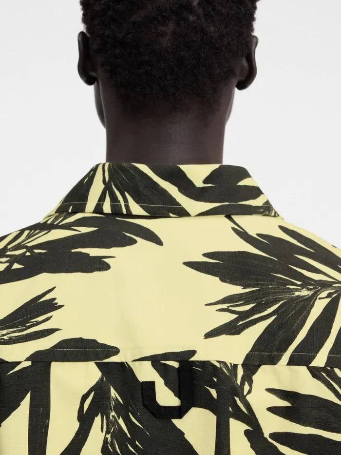 The Jean Shirt Print Foliage Black Yellow Men JACQUEMUS Shirts The Jean Shirt Print Foliage Black Yellow Men JACQUEMUS Shirts