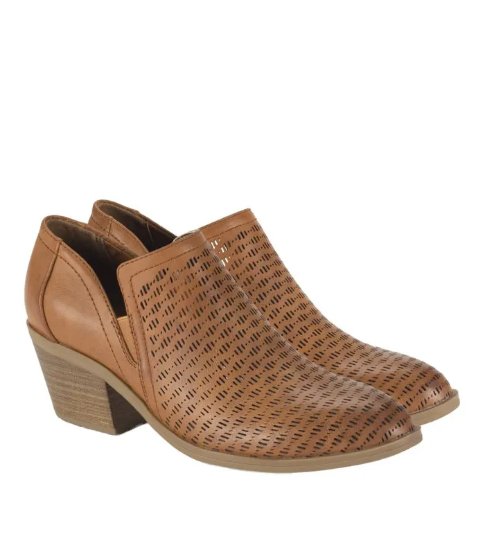 Women Baretraps Booties Slaine Ankle Bootie Cognac Women Baretraps Booties Slaine Ankle Bootie Cognac
