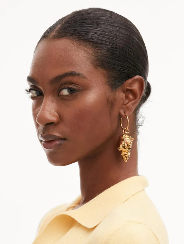 Women Coral and Shell Hoop Earrings Gold Oscar De La Renta Earrings Women Coral and Shell Hoop Earrings Gold Oscar De La Renta Earrings