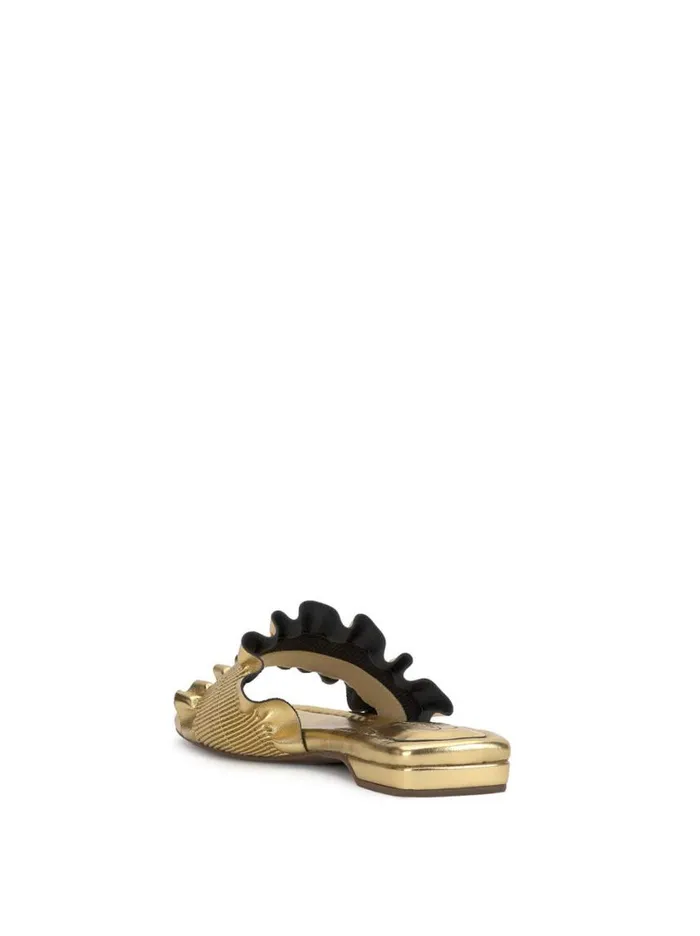 Women Flats Jessica Simpson Camessa Smocked Sandal In Gold