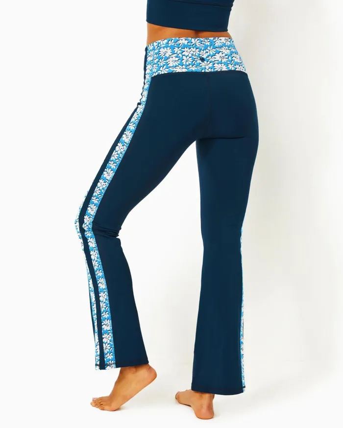 Women Lilly Pulitzer Matching Sets UPF 50 Bentlee Bra Top and Carpe Vita Flare Legging Set Low Tide Navy Women Lilly Pulitzer Matching Sets UPF 50 Bentlee Bra Top and Carpe Vita Flare Legging Set Low Tide Navy