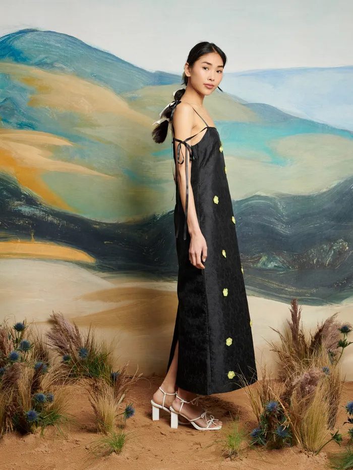 Women Sister Jane Dresses DREAM Fanciful Flower Midi Dress Coal Black