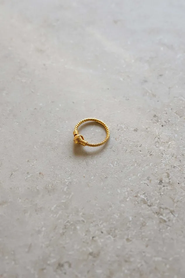 Women Vive Ring Gold Bybar Jewellery