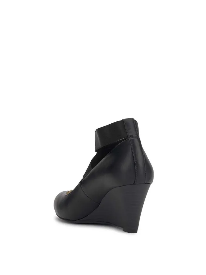 Women Wedges Jessica Simpson Saedra Wedge In Black